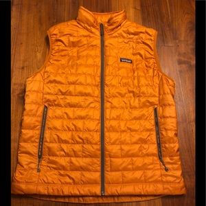 NEW WITH TAGS MENS PATAGONIA NANO PUFF VEST LARGE